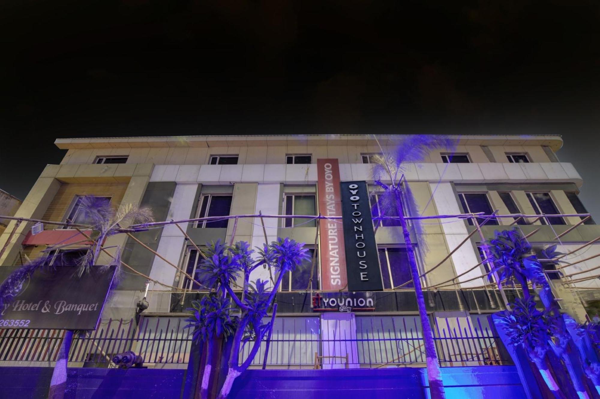 Hotel O The Kia Residency Hotel And Banquet アーメダバード エクステリア 写真